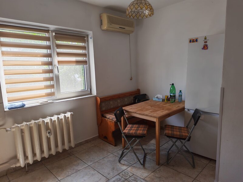 13 Septembrie, 2 camere mobilate frumos